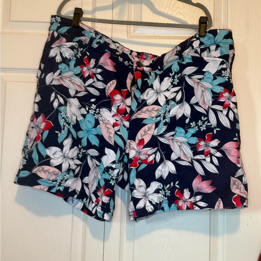St. John's Bay Floral Women's Shorts - Washed, Not Worn - 24W